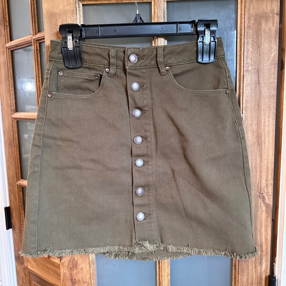 a loves a Mini Skirt Womens 26 Olive Green Button Front Raw Hem Utility Denim